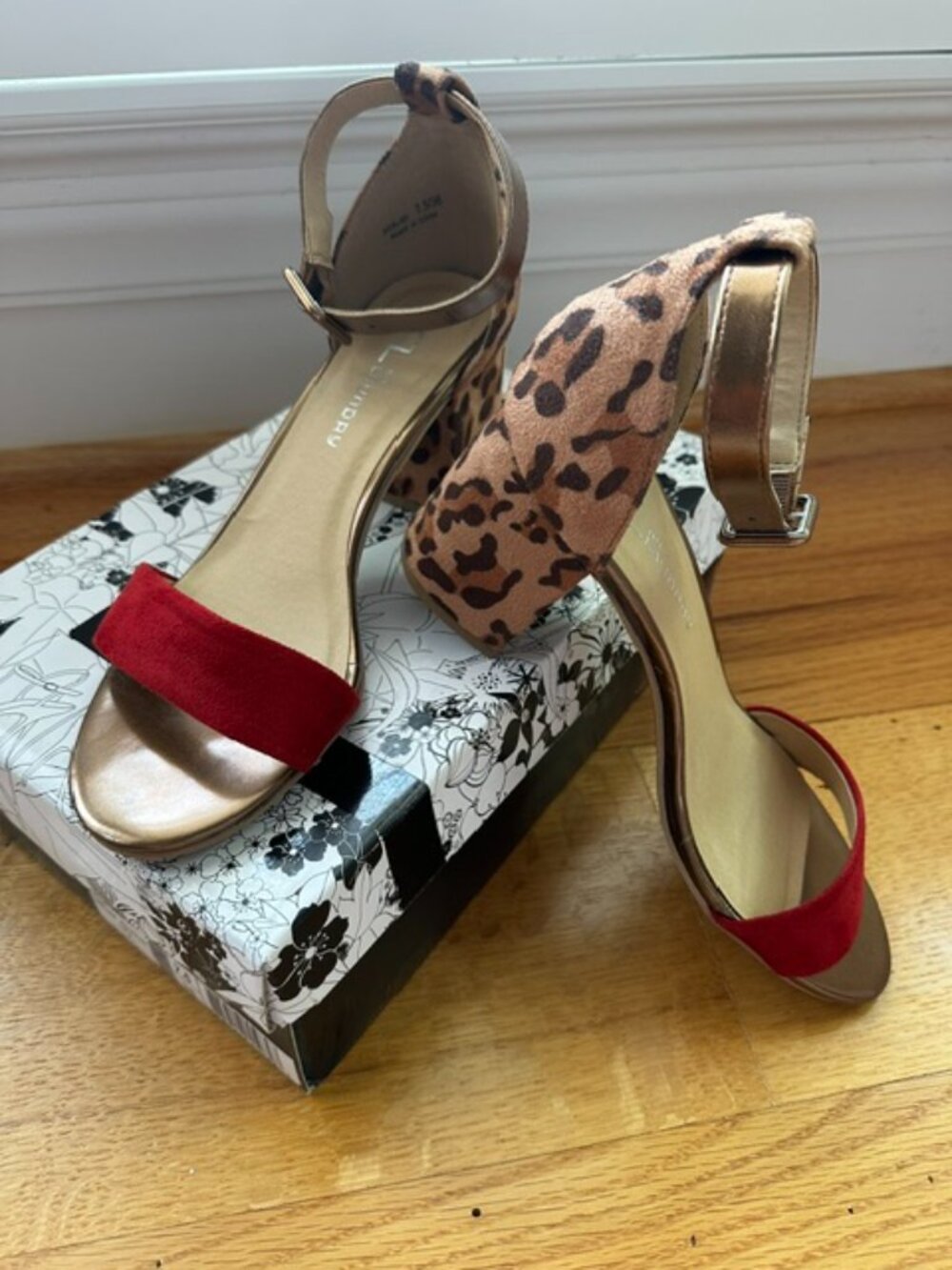 CL by Laundry Jody Ankle Strap Sandals Size 7.5